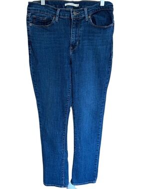 Levi’s Classic Straight 5 pocket jeans size 29.